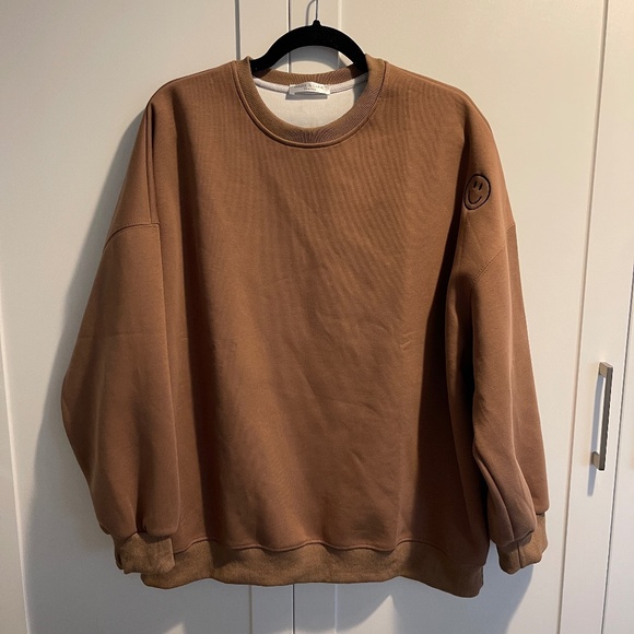 Oversized Smiley Sweatshirt - Picture 2 of 4